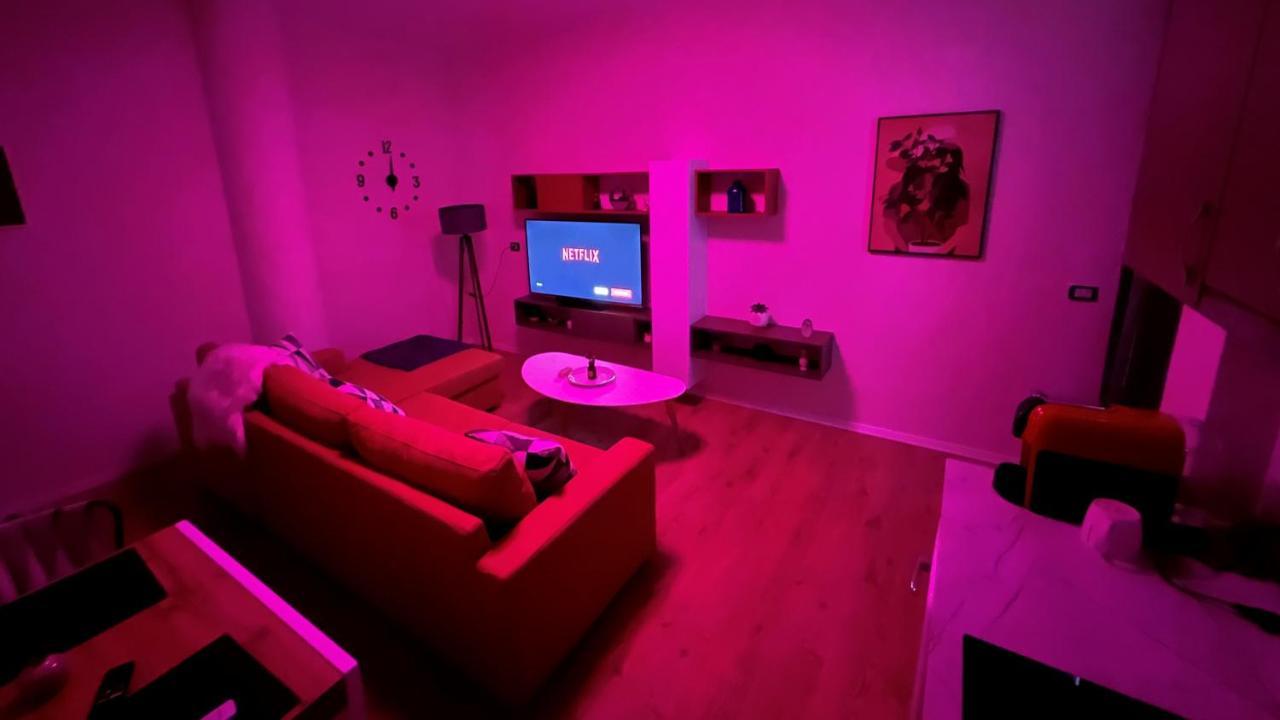 Colorful Comfy Condo Central Тирана Экстерьер фото